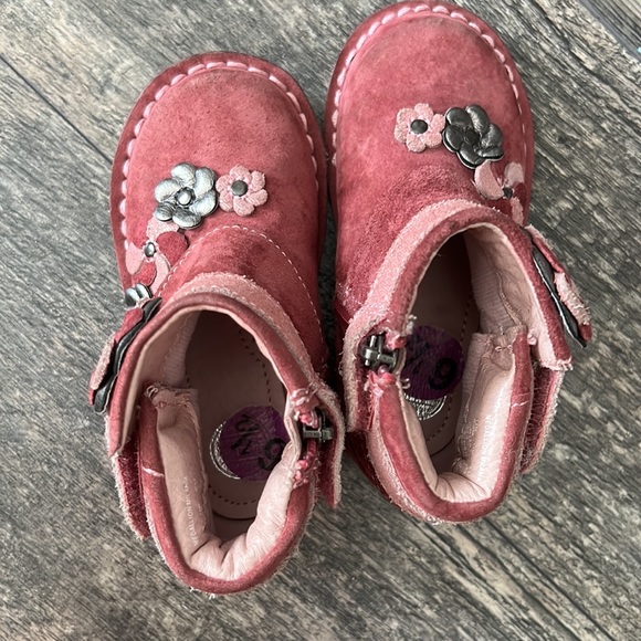 Stride Rite boots medallion Milania collection purple suede size 6.5 toddler - Picture 7 of 8